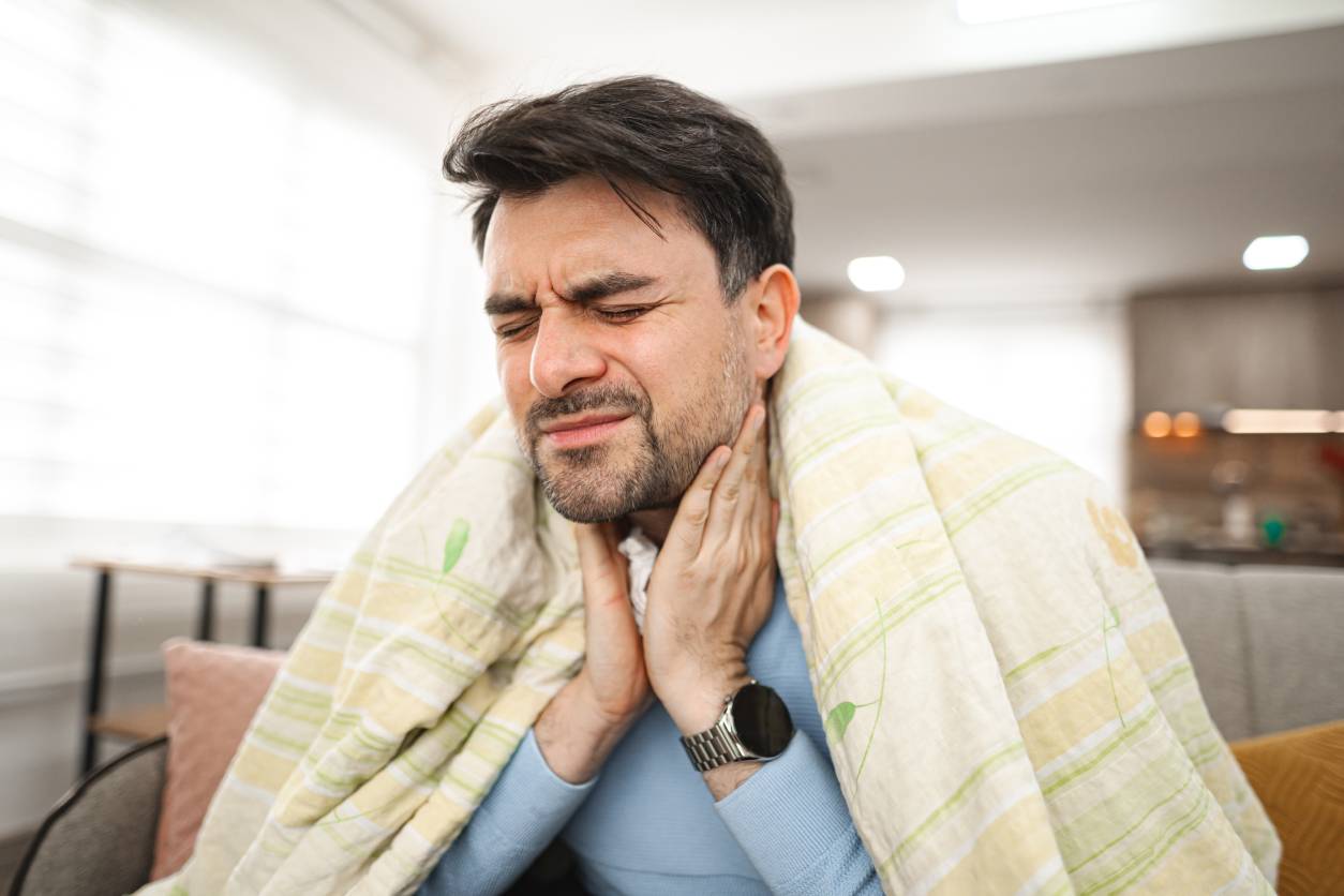 Illustration of Laryngopharyngeal Reflux affecting throat